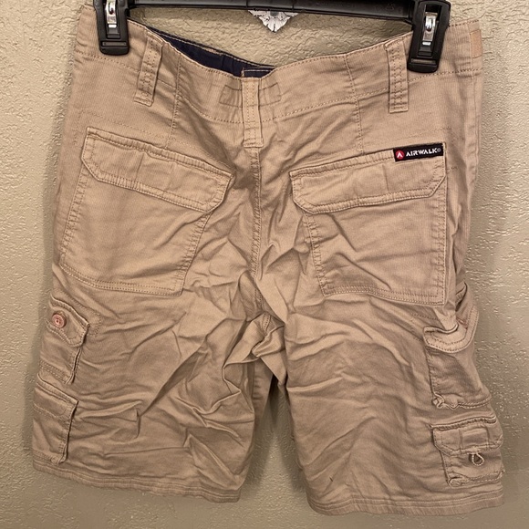 Airwalk cargo shorts - Picture 3 of 4